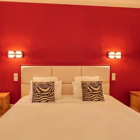 Le Hameau Fleur De Pierres , Chambre , Gite Et Table D'Hotes Murs  ภายนอก รูปภาพ