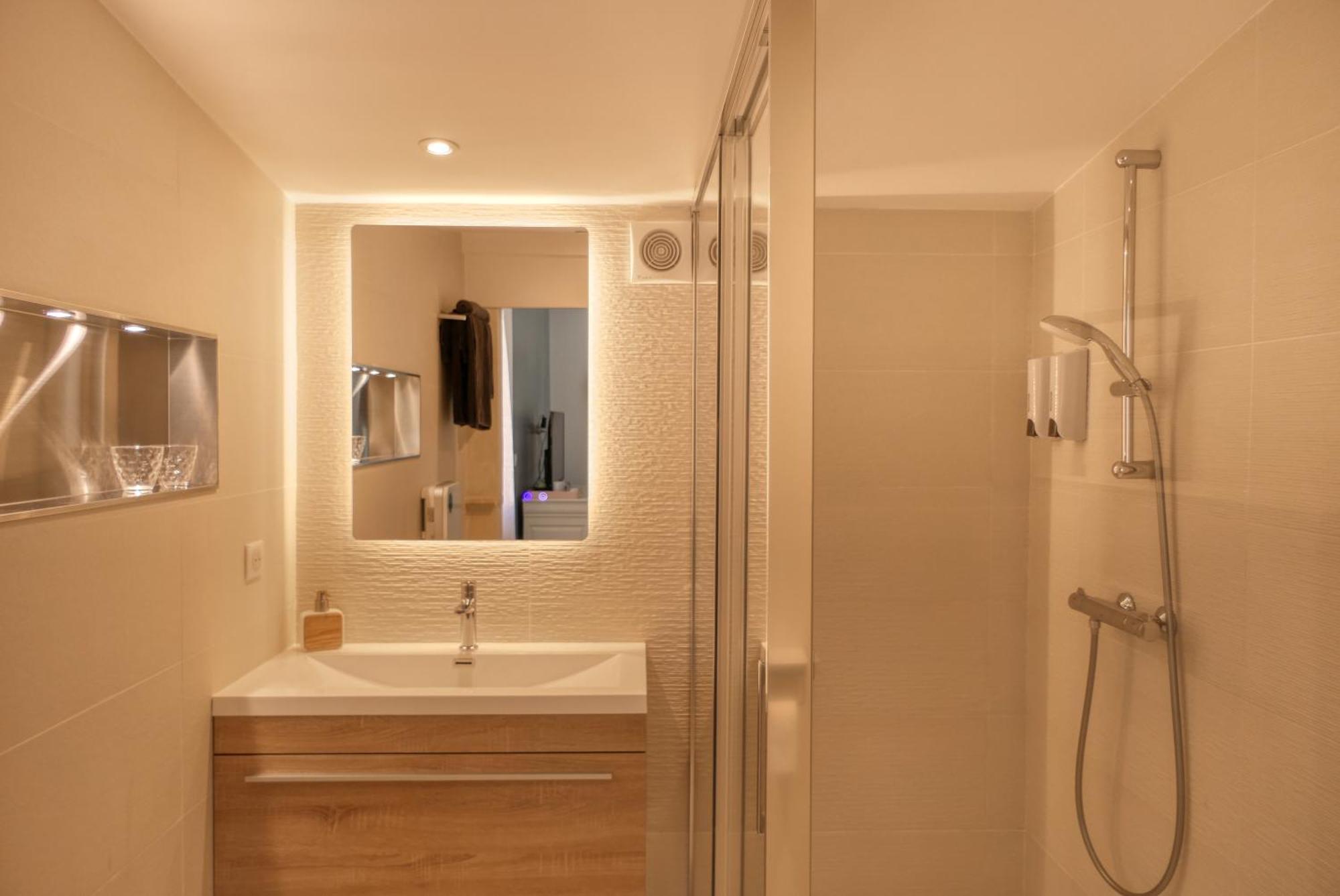 Le Hameau Fleur De Pierres , Chambre , Gite Et Table D'Hotes Murs  ภายนอก รูปภาพ