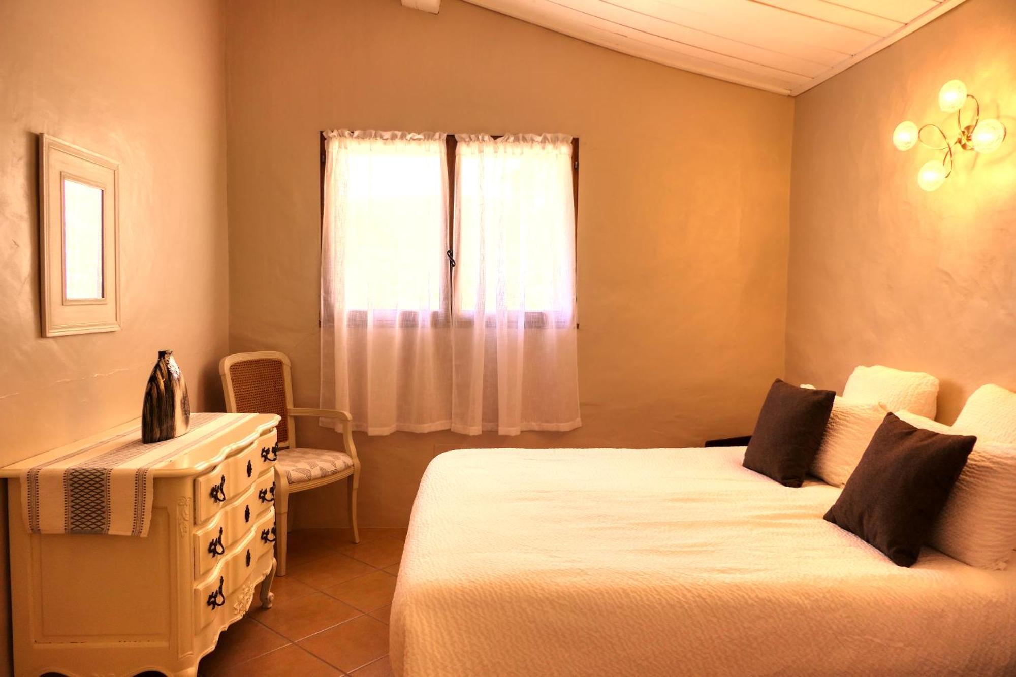 Le Hameau Fleur De Pierres , Chambre , Gite Et Table D'Hotes Murs  ภายนอก รูปภาพ