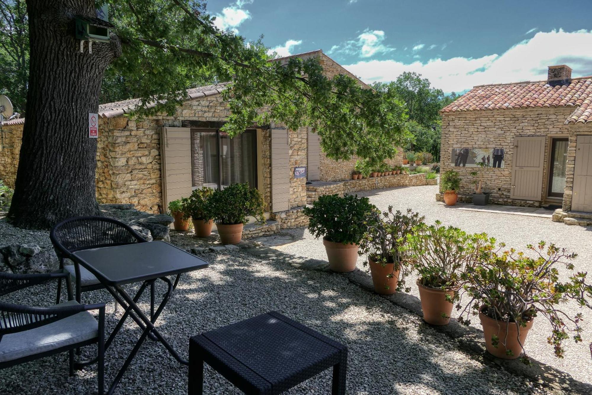 Le Hameau Fleur De Pierres , Chambre , Gite Et Table D'Hotes Murs  ภายนอก รูปภาพ