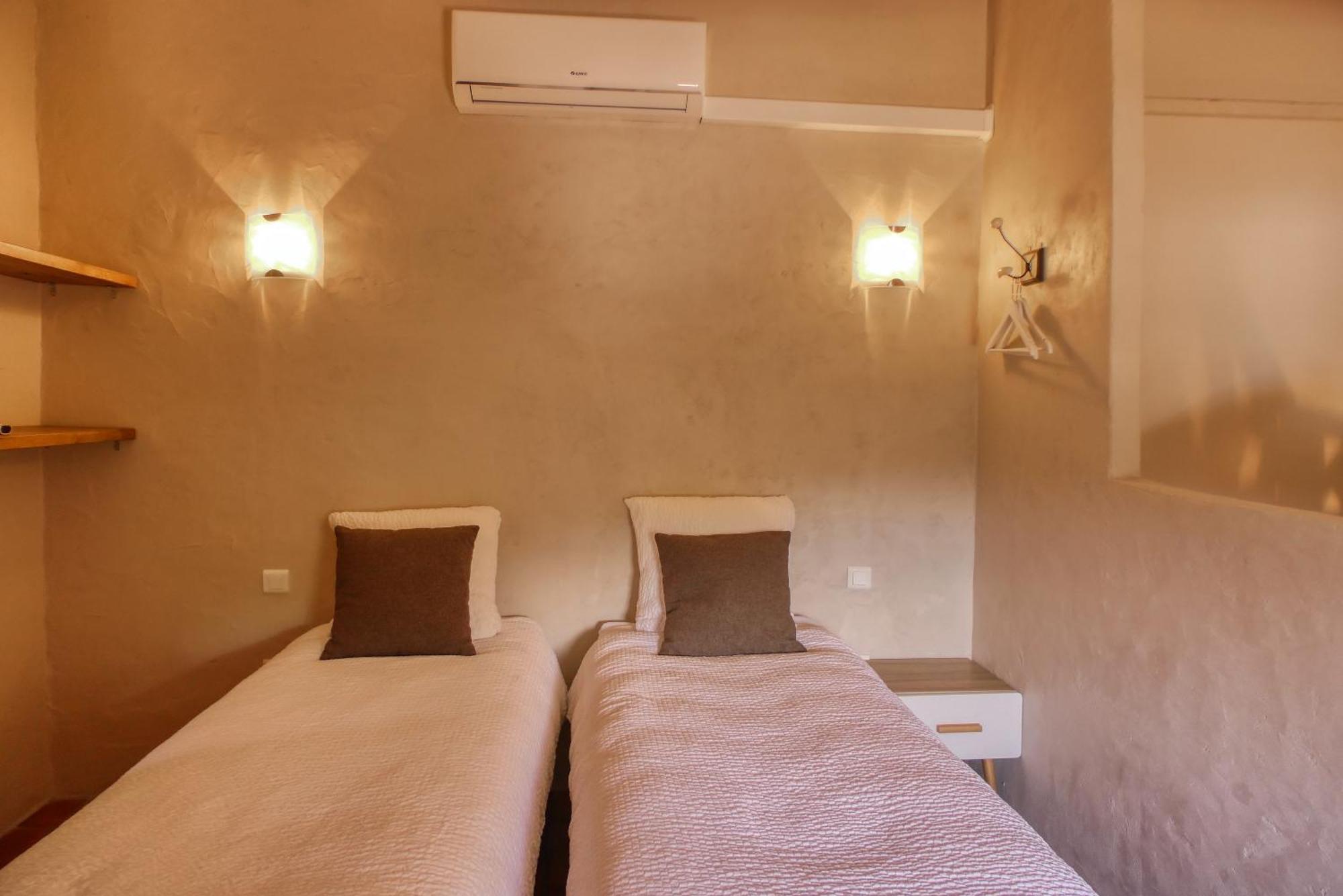 Le Hameau Fleur De Pierres , Chambre , Gite Et Table D'Hotes Murs  ภายนอก รูปภาพ