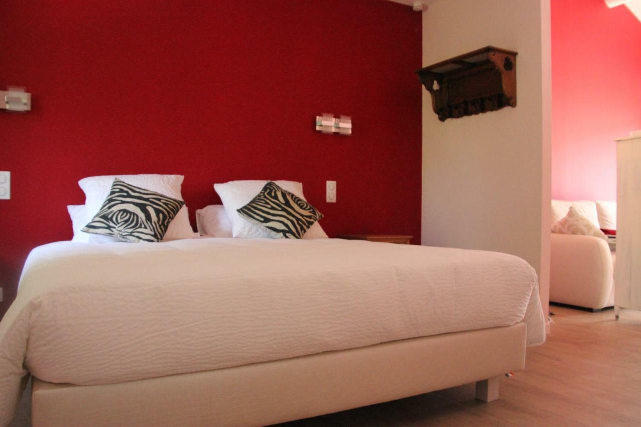 Le Hameau Fleur De Pierres , Chambre , Gite Et Table D'Hotes Murs  ภายนอก รูปภาพ