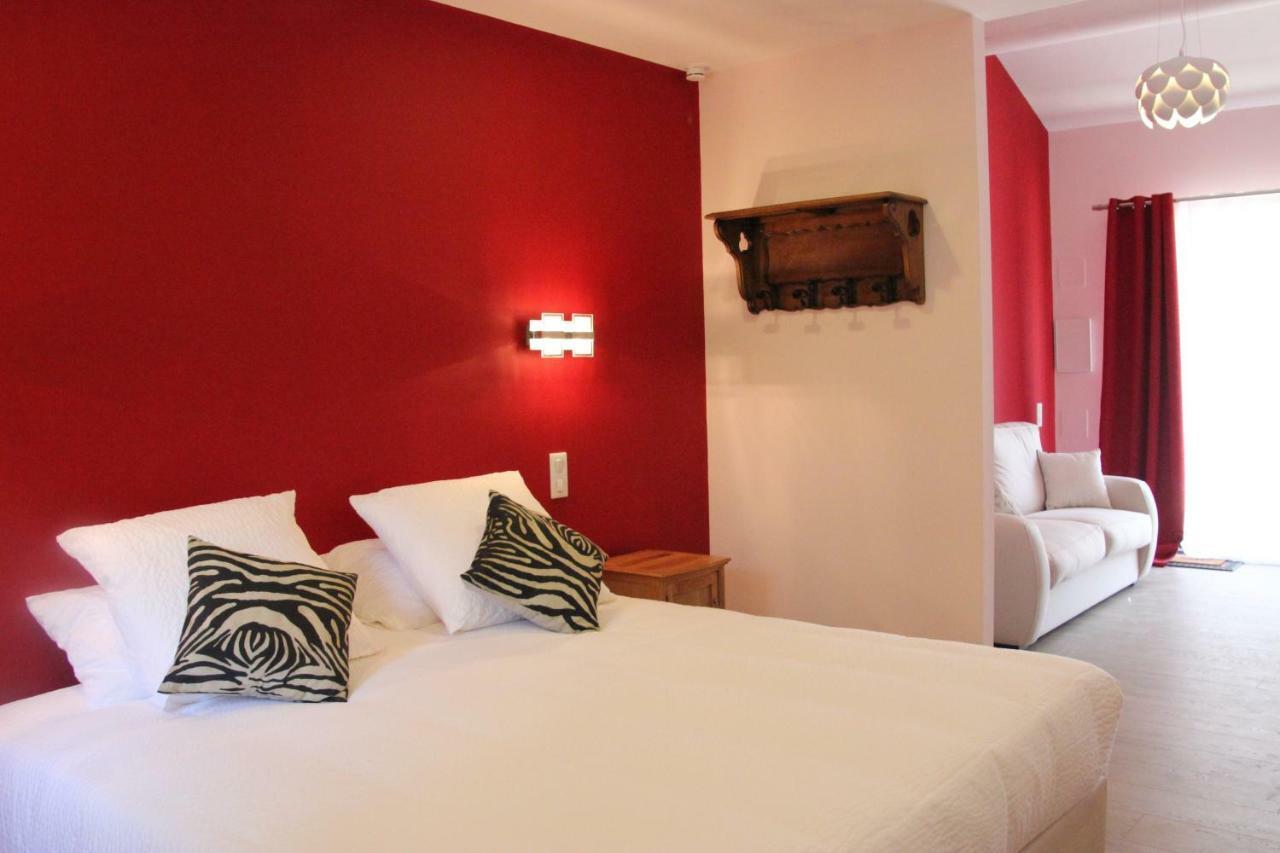Le Hameau Fleur De Pierres , Chambre , Gite Et Table D'Hotes Murs  ภายนอก รูปภาพ